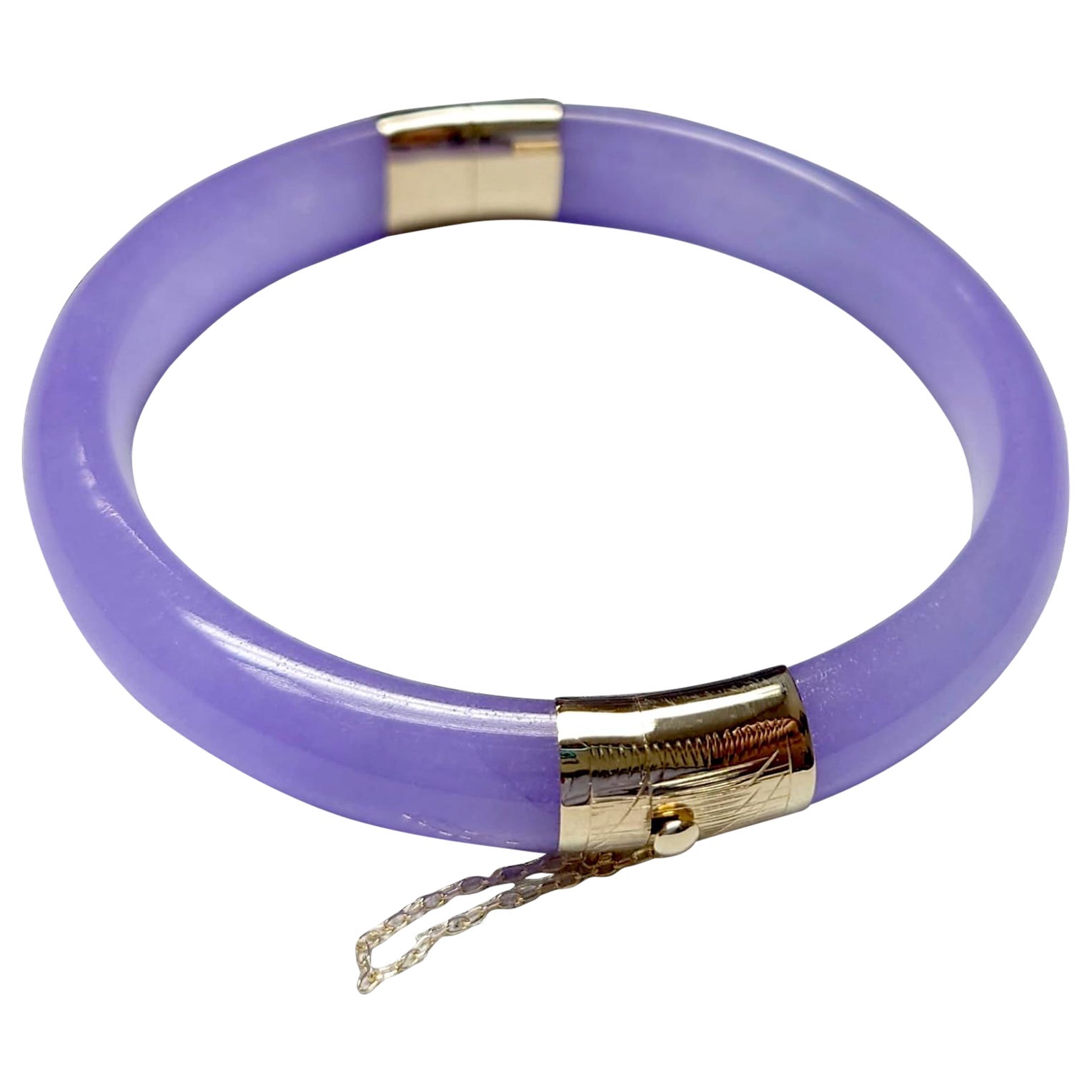 Viceroy's Circular Lavender Jade Bangle Bracelet (with 14K Yellow Gold) For Sale