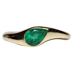 18k Gold New Made Birnenschliff natürlichen Smaragd dekoriert Solitär Ring