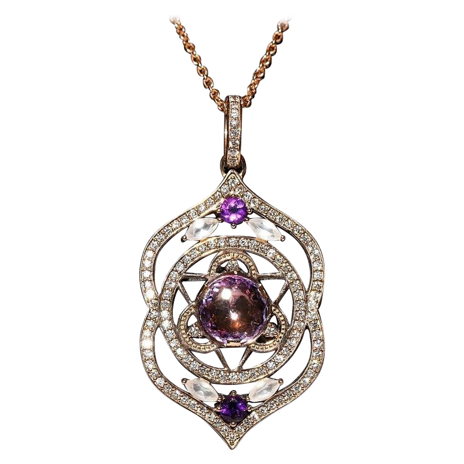 18k Gold Natural Diamond And Amethyst Decrated Pretty Pendant Necklace For Sale