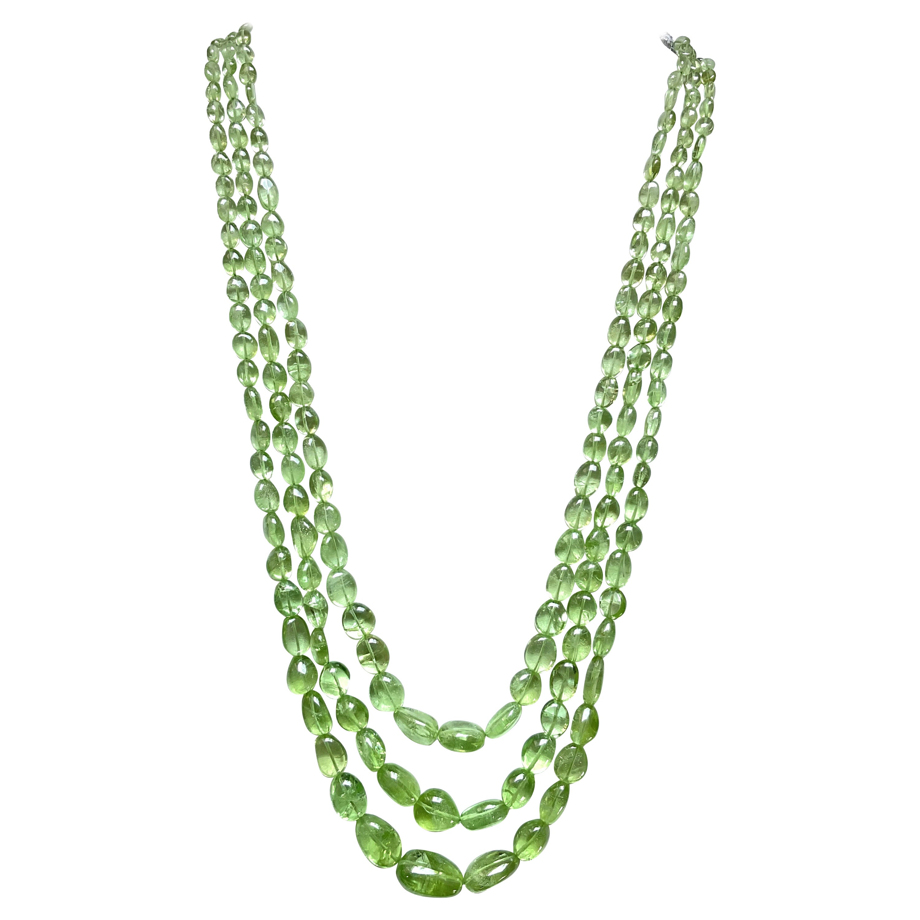 507.40 carats apple green peridot top quality plain tumbled natural necklace gem For Sale