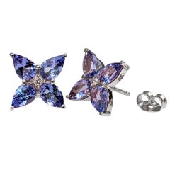 NOTRE RESERVATION ! Tanzanite de 3,05 ct et diamants de 0,05 ct 14 ct. Boucles d'oreilles en or blanc