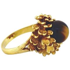 1970s Tiger's Eye Cabochon Gold Leaf Design Ring