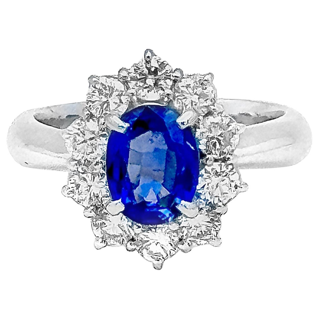 Platinring, zertifizierter 1,3 Karat blauer Saphir & Diamant Vintage Prinzessin Halo im Angebot