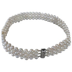 Marina J. Girocollo in pizzo intrecciato con perle e chiusura in argento rodiato