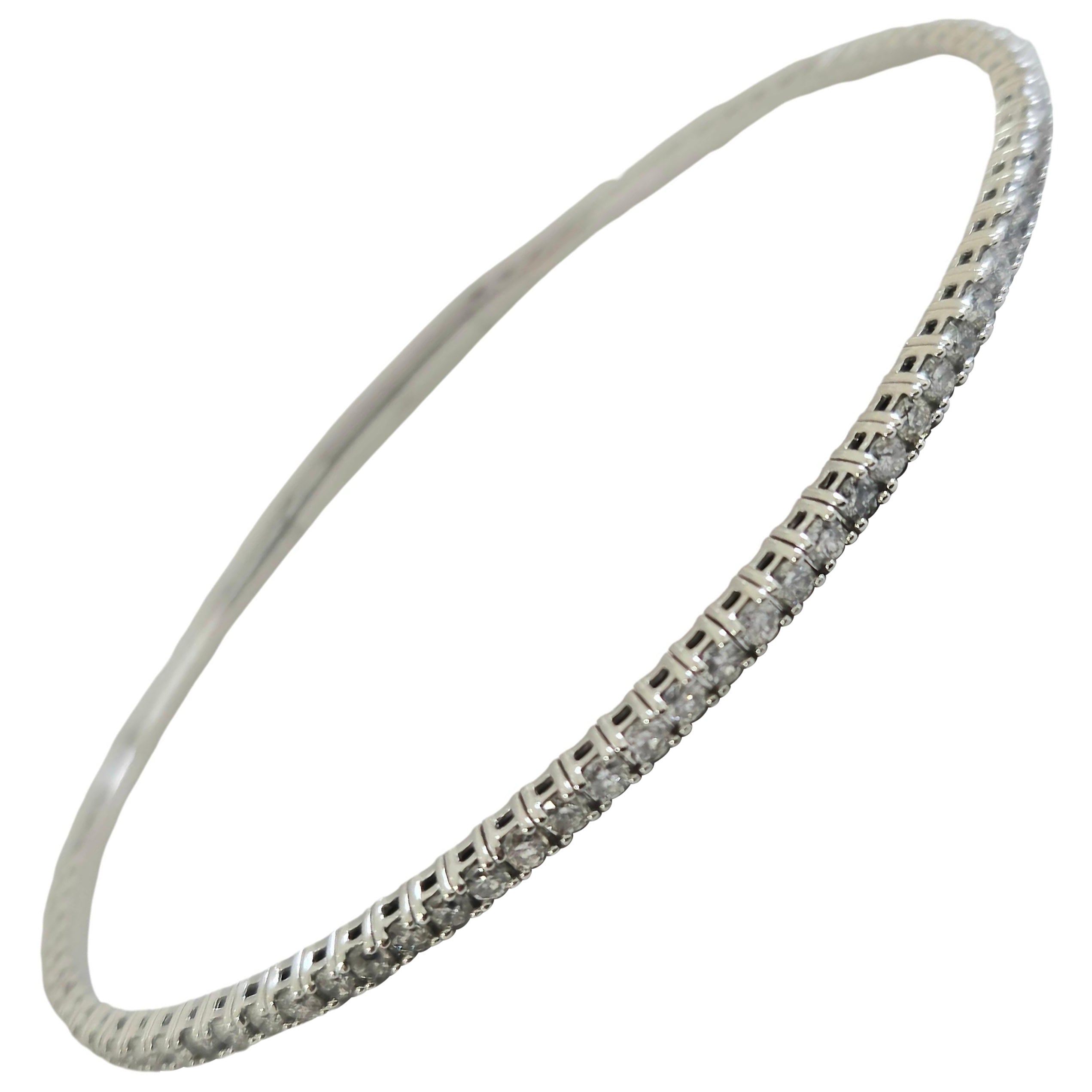 1.28 Carat Round Brilliant Cut Diamond Mini bangle Bracelet 14 Karat White Gold en vente