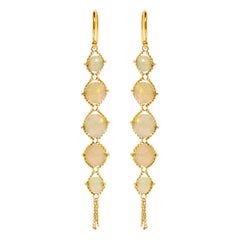 Boucles d'oreilles pendantes en or jaune 18 carats avec opale égyptienne tissée