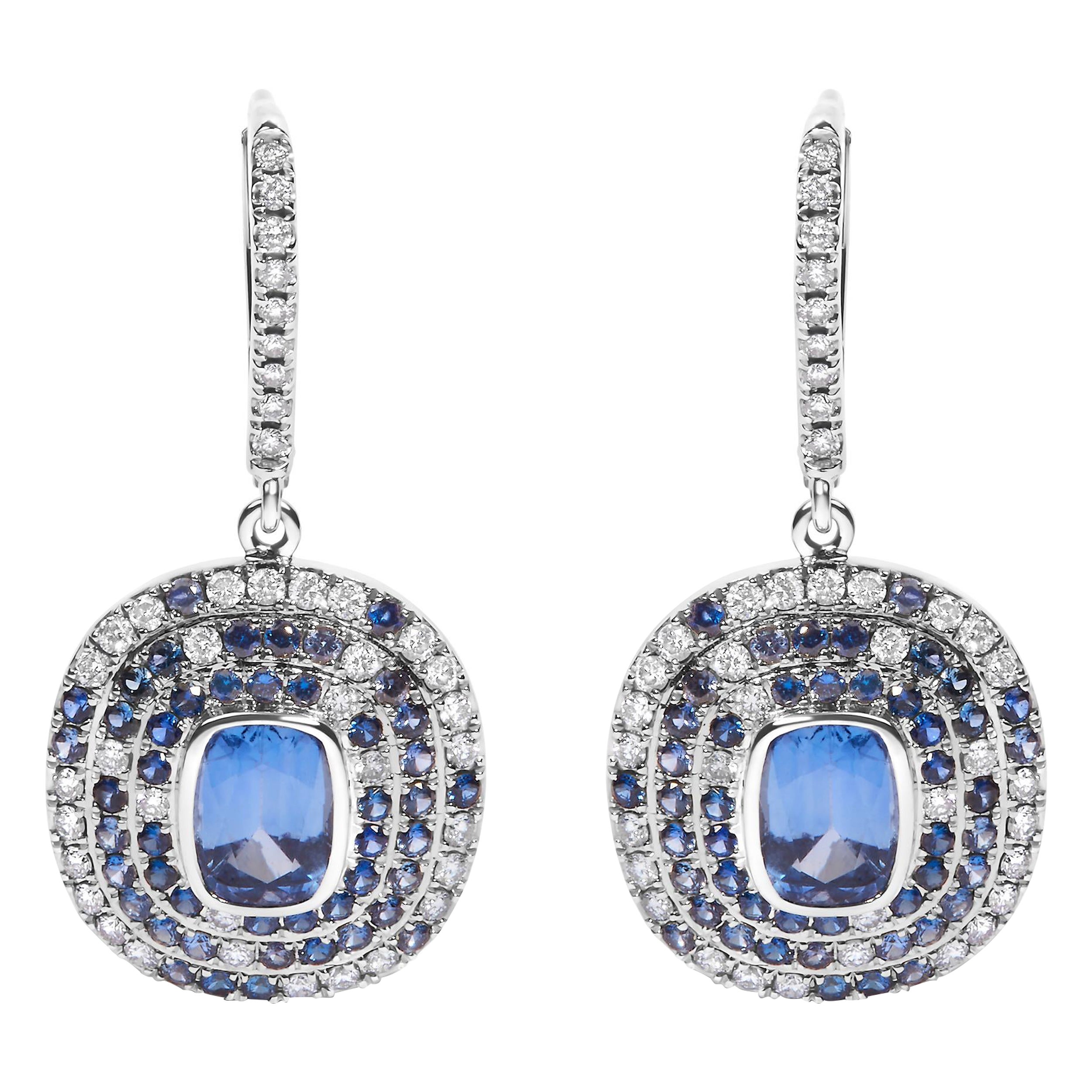 Pendants d'oreilles et pendants en or blanc 18 carats avec saphir bleu et diamants éparpillés