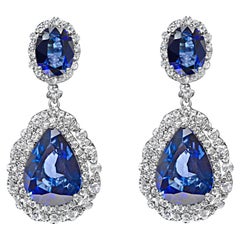 Pendants d'oreilles en or blanc 18 carats avec saphir bleu et halo de diamants de 2 3/4 carats