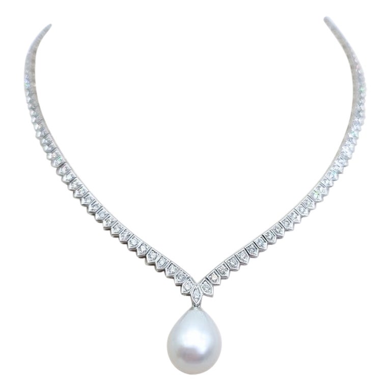 White Gold Necklace, Diamonds and Pearl For Sale