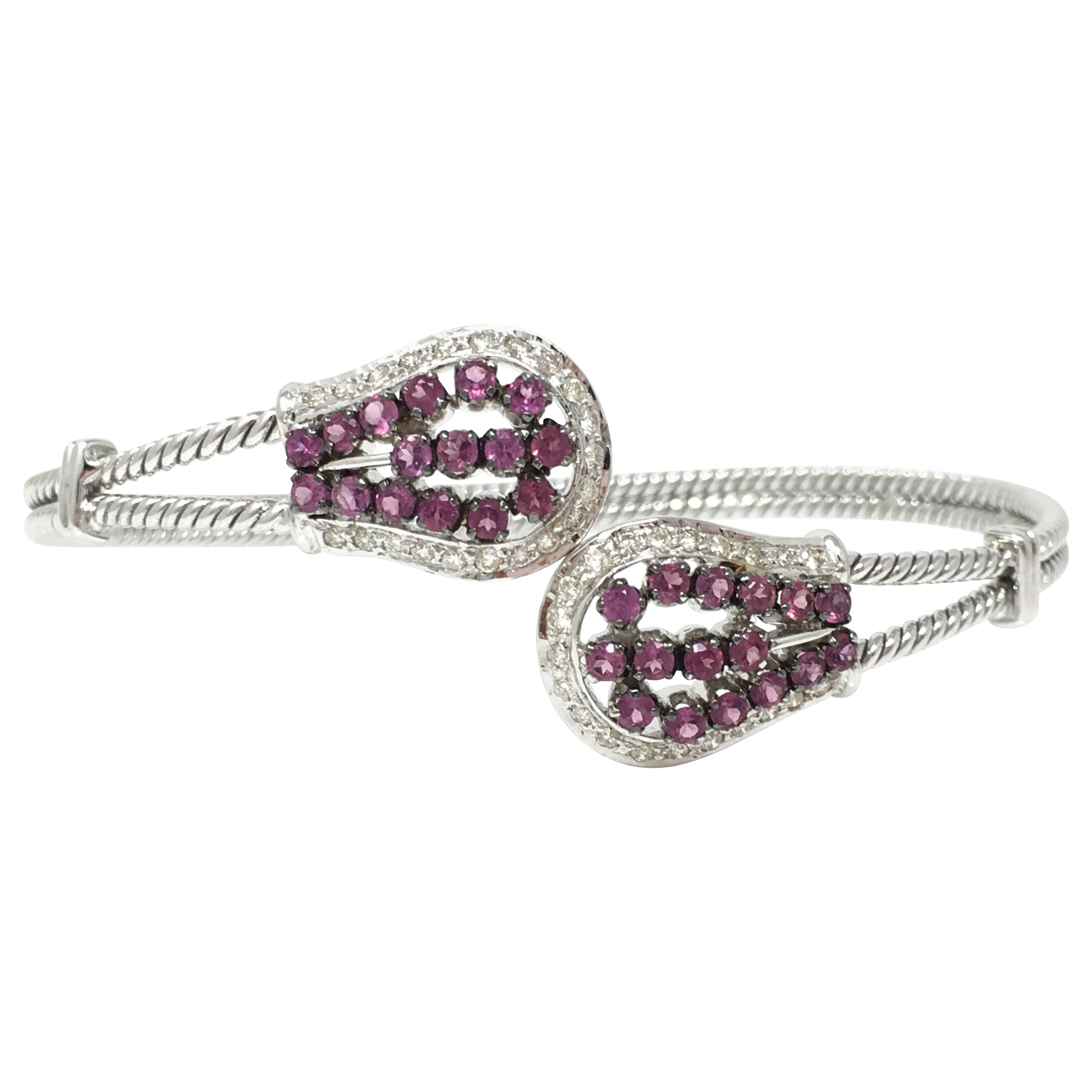 Bracelet jonc flexible en or 18 carats, diamants blancs ronds brillants et rubélite