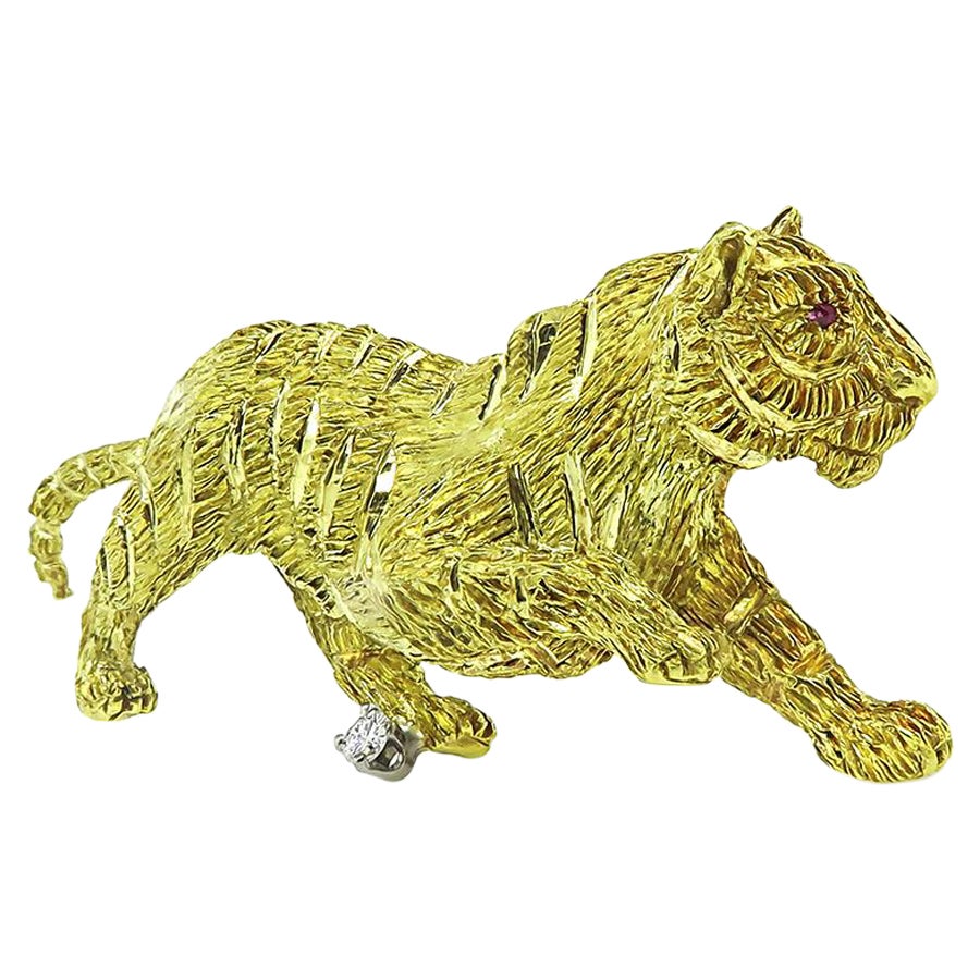 Diamond Yellow Gold Tiger Pin For Sale