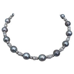 White Gold Necklace with Diamonds and Tahitian Pearls