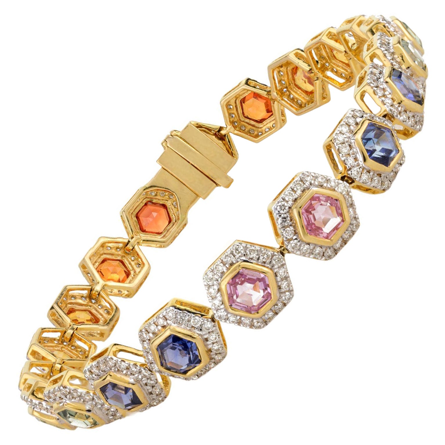 Sechseckiges Armband aus 18 Karat Gelbgold mit 7.2 Karat Wabenförmigem Multi-Saphir-Diamant-Halo im Angebot