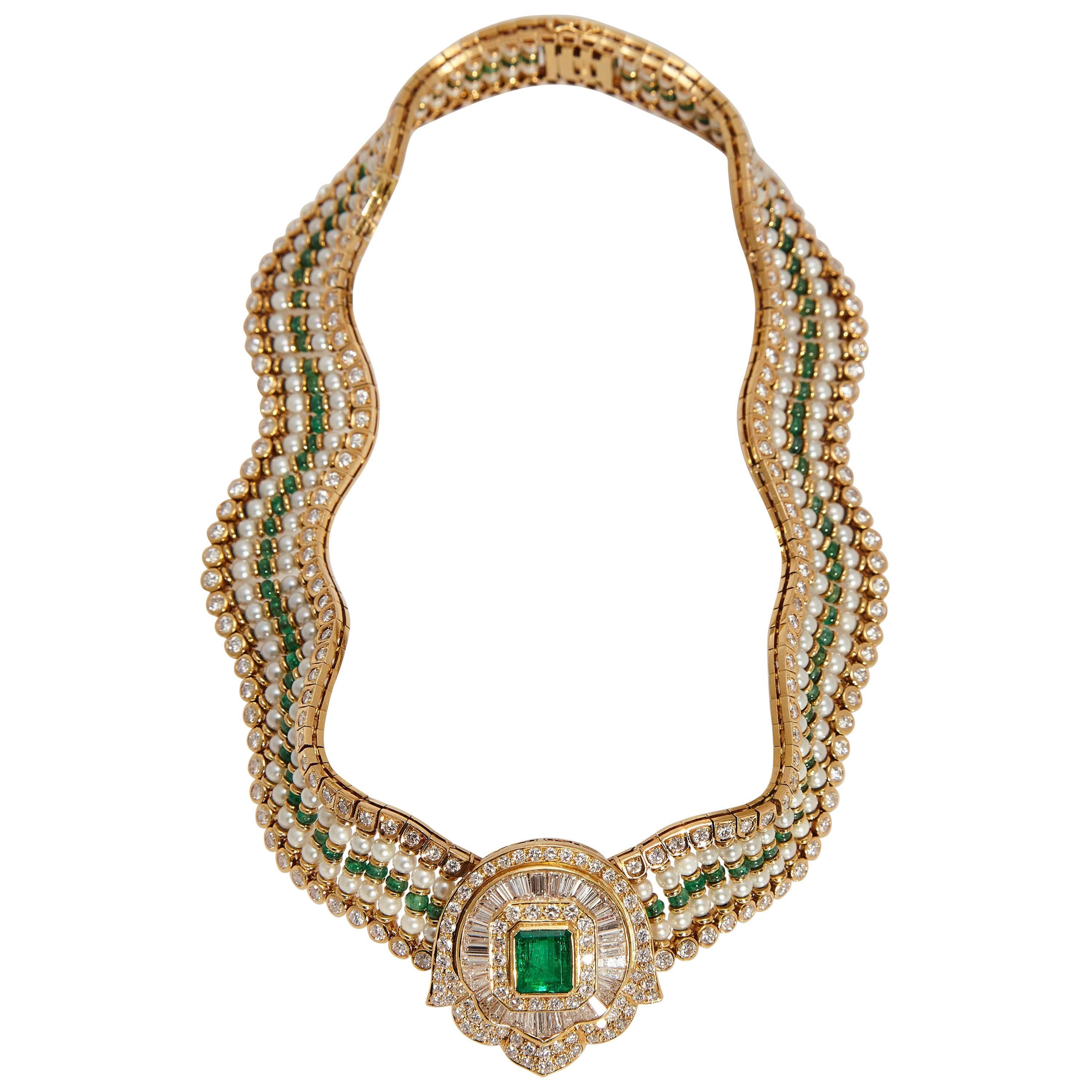 Exquisite Emerald Diamond and Pearl Necklace 
