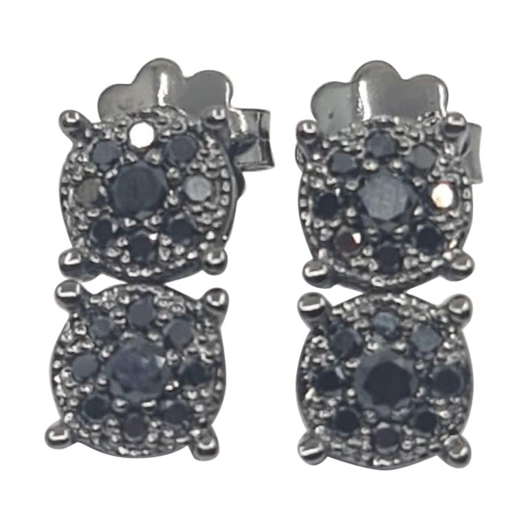 Exquisite Black Diamond Earrings 0.57 Carat 18K Black Gold Round Cut For Sale