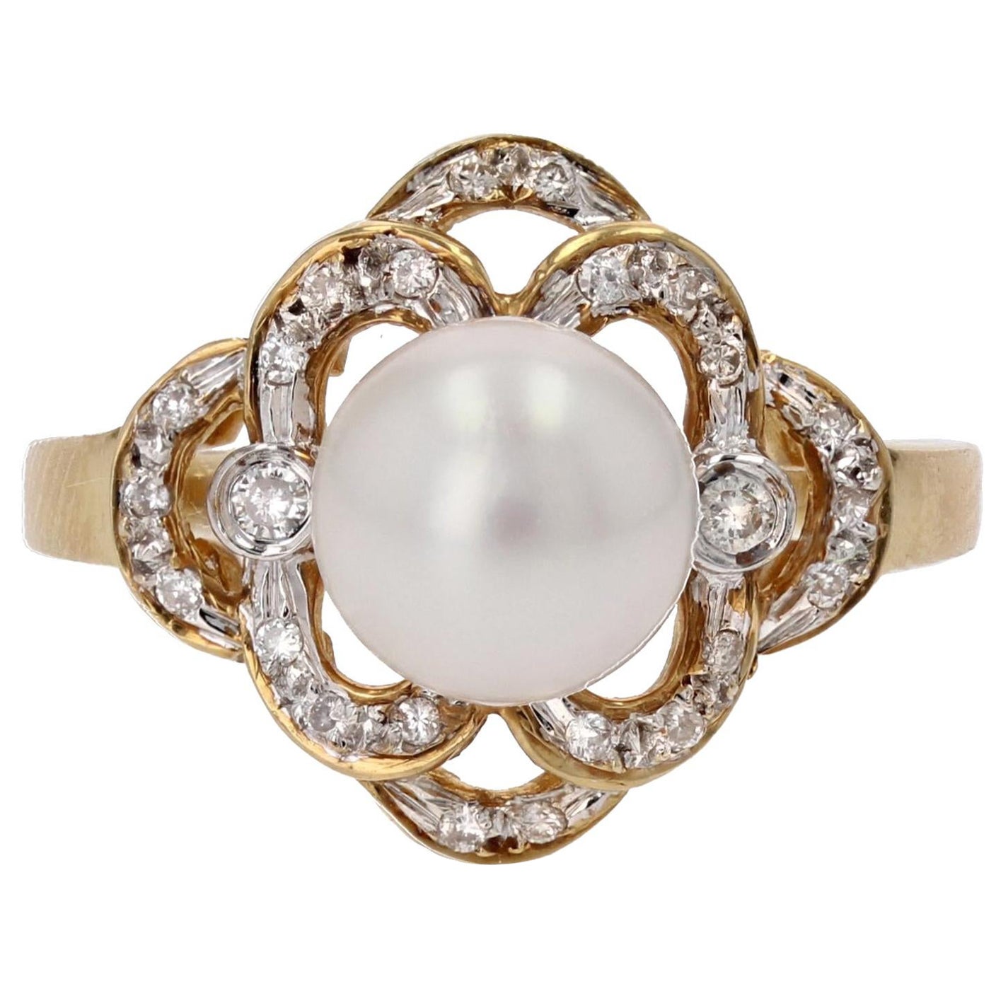 Modern Diamonds Akoya Cultured Pearl 18 Karat Yellow Gold Openwork Ring