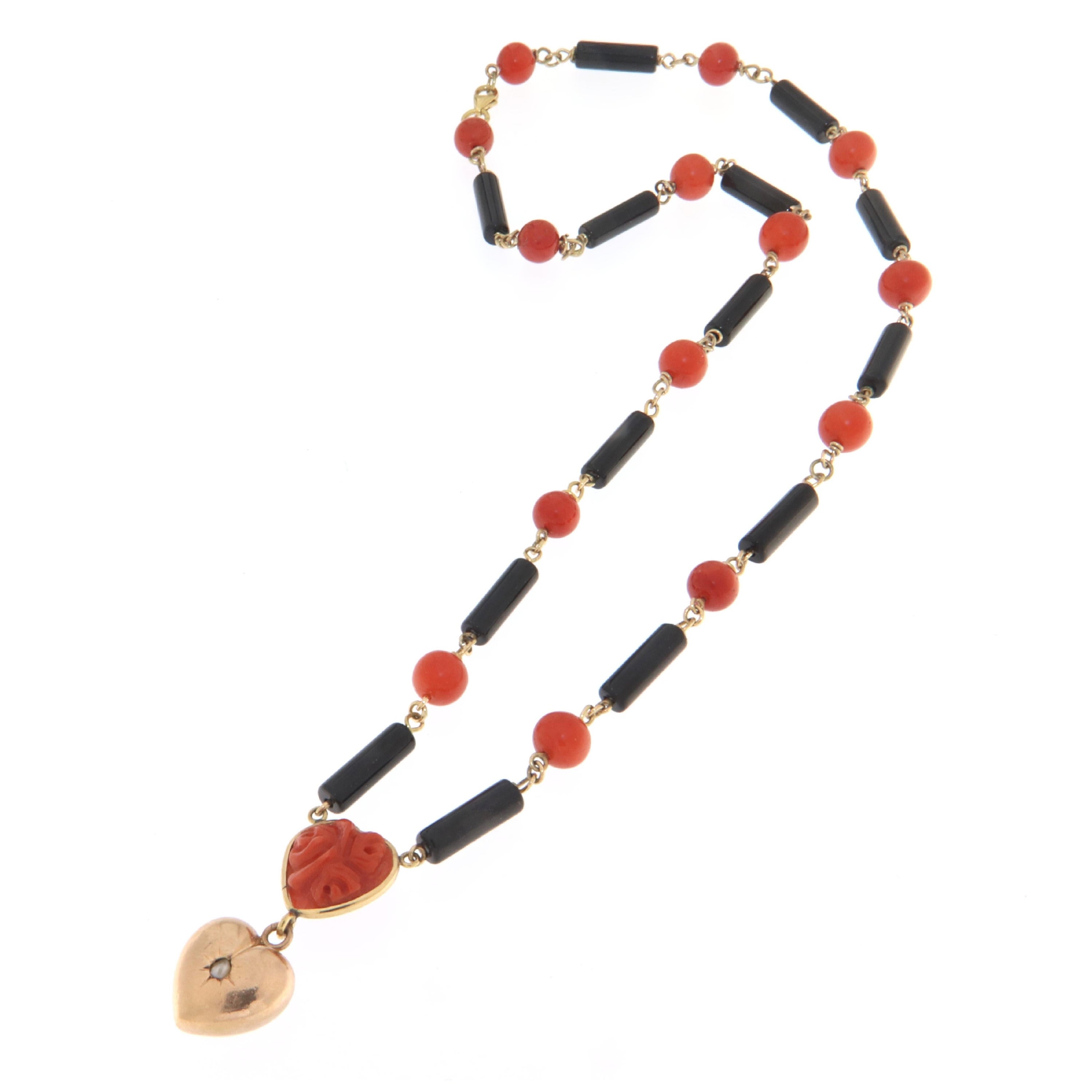 Collier pendentif en or jaune 18 carats, corail et onyx