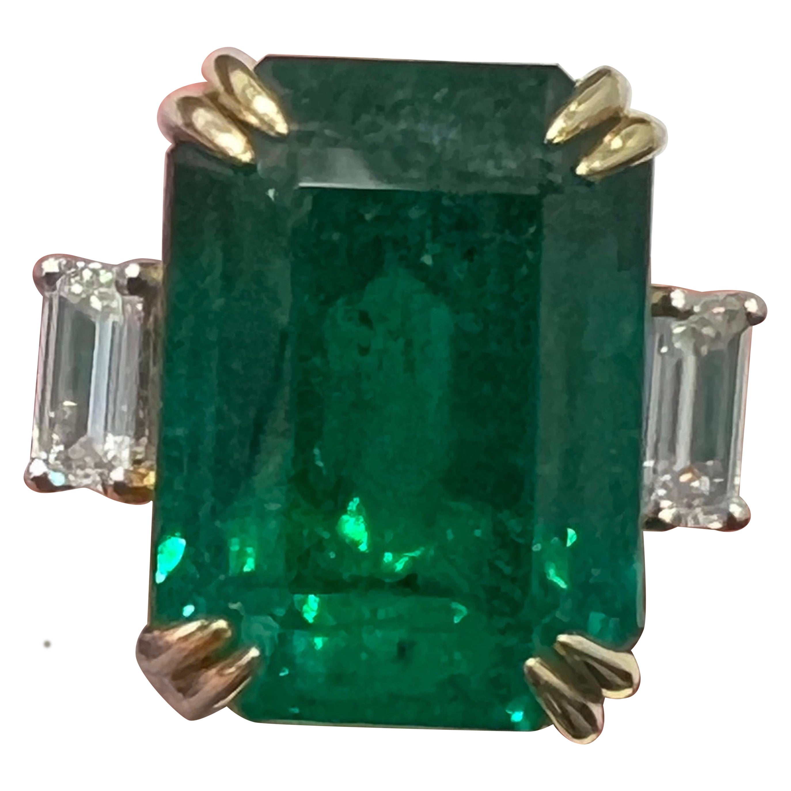 Certified Emerald 30.27 Carat With 1.46 Carat Diamonds 