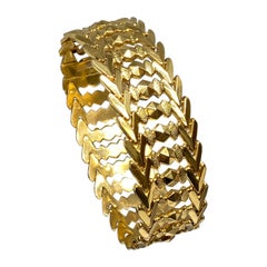 Retro Mid Century Italian 18k Rosy Yellow Gold Wide Geometric Textured Link Bracelet