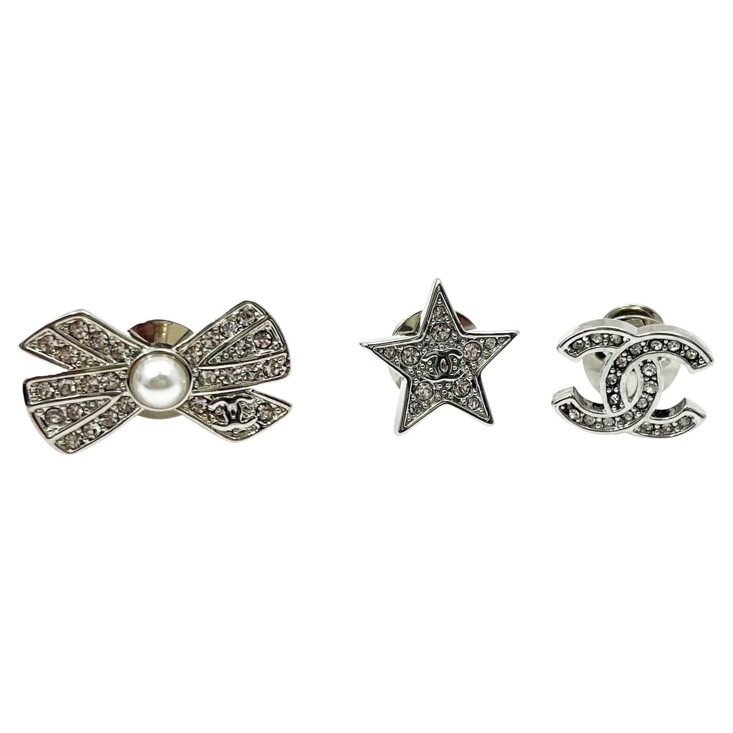 Chanel Brand New Silver CC Star Bow Crystal 3 Pins Brooch For Sale