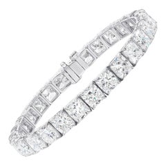 Bracelet tennis avec diamants taille coussin de 32.20 carats certifiés GIA
