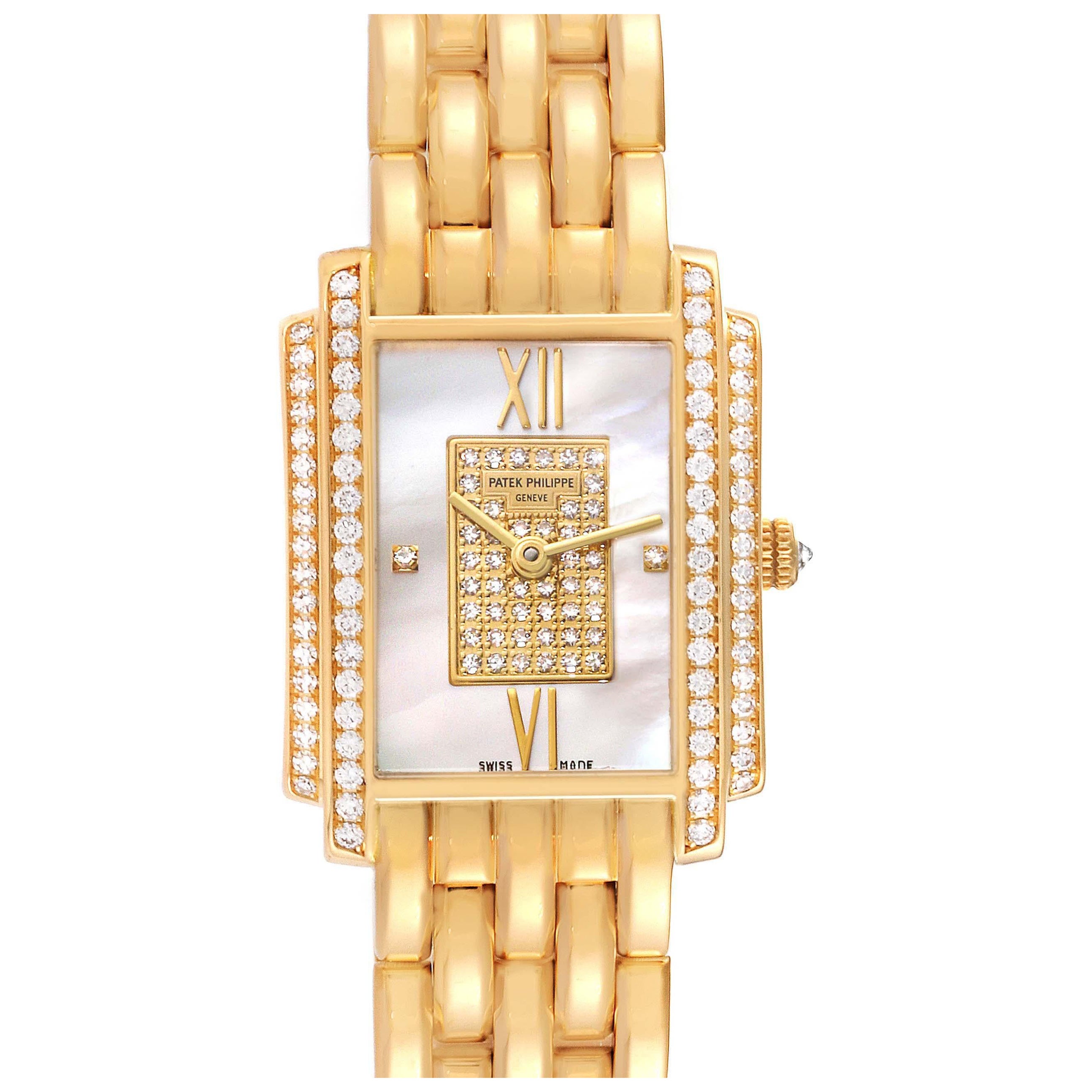 Patek Philippe Montre Gondolo pour femme en or jaune avec cadran en nacre et diamants en vente