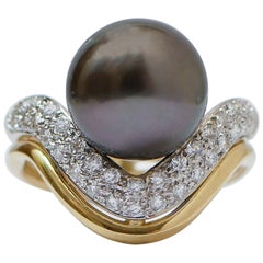 Vintage Tahiti Pearl, Diamonds, 18 Karat Yellow Gold Ring.
