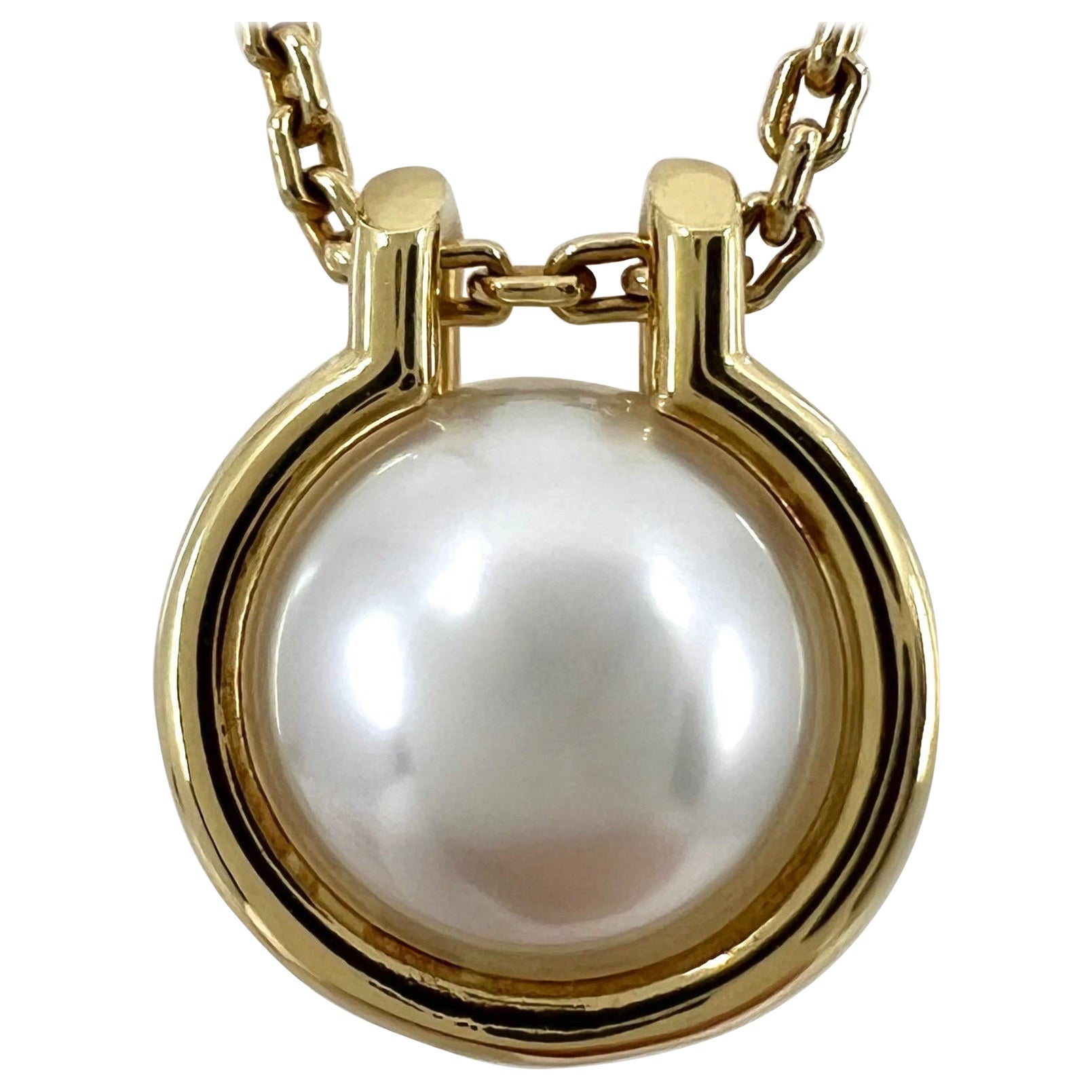 Rare Tiffany & Co. Collier à maillons Hardwear en or jaune 18 carats avec perles d'eau douce blanches