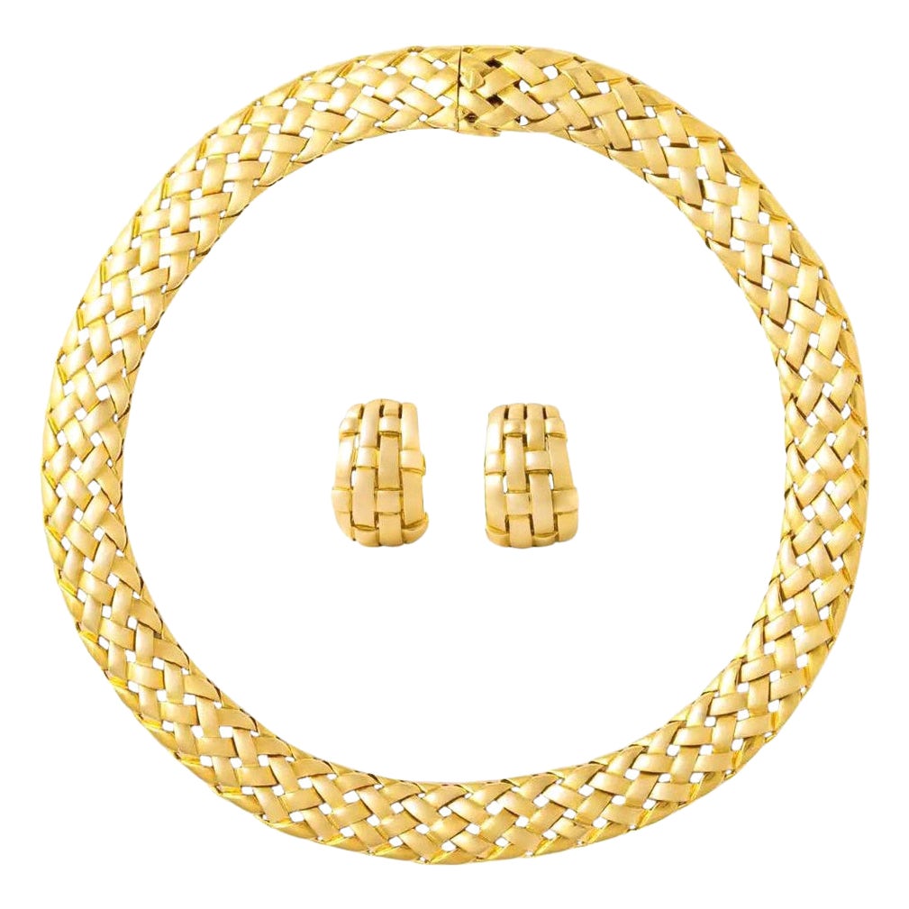Van Cleef and Arpels Yellow Gold 18K Set Earrings Necklace 1980S