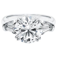 GIA Certified 2 Carat Round Diamond Platinum Ring with tapered bagette