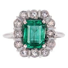 French 1970s Emerald Diamonds 18 Karat White Gold Rectangular Cluster Ring