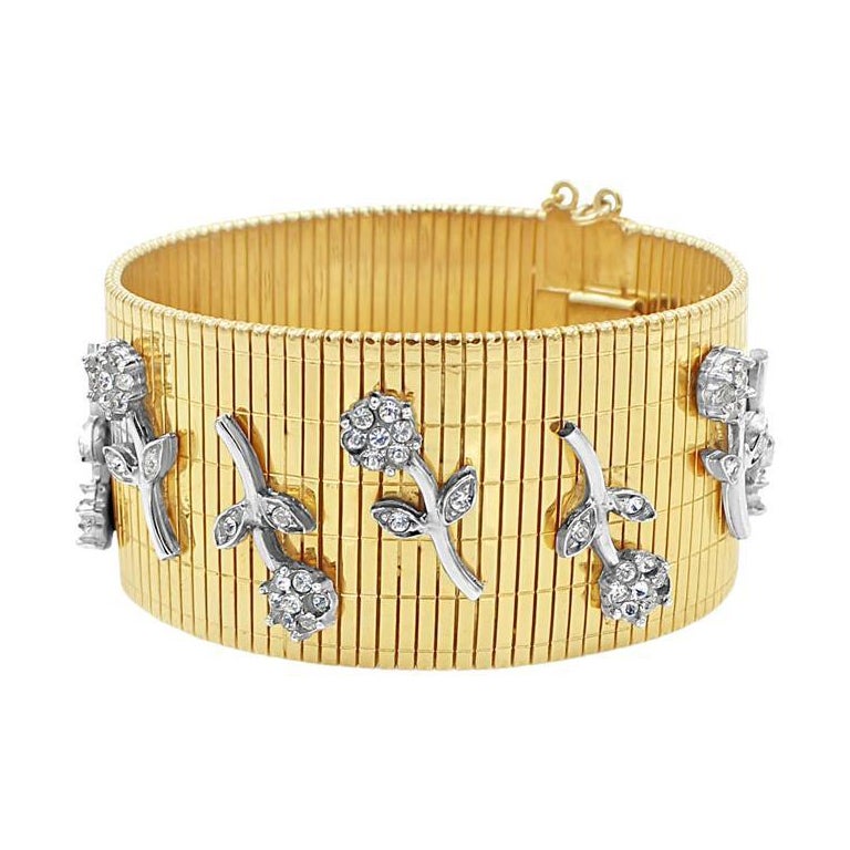 Vintage Bergere Bracelet souple en or avec des fleurs en argent Circa 1960s en vente