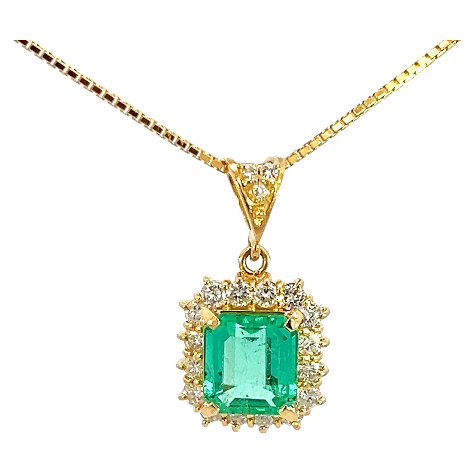 18k Yellow gold 1.88 crt green Emerald .56 crt Diamond Necklace  For Sale