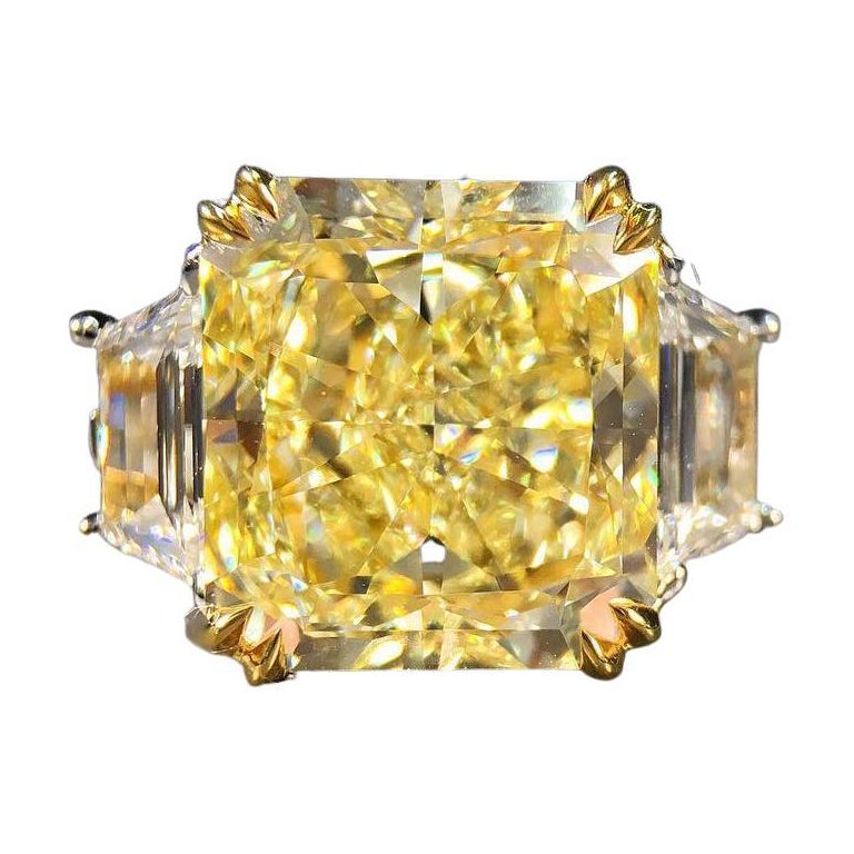 Certificado GIA 10 Quilates Amarillo Fantasía Radiante con Diamante Trapezoidal