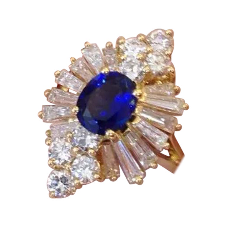 Sapphire and Diamond Ring with Baguettes and Rounds in 18k Yellow Gold For Sale