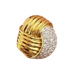 Boucles d'oreilles bouton nœud en diamant pavé 2.00 carats en or jaune 18k 