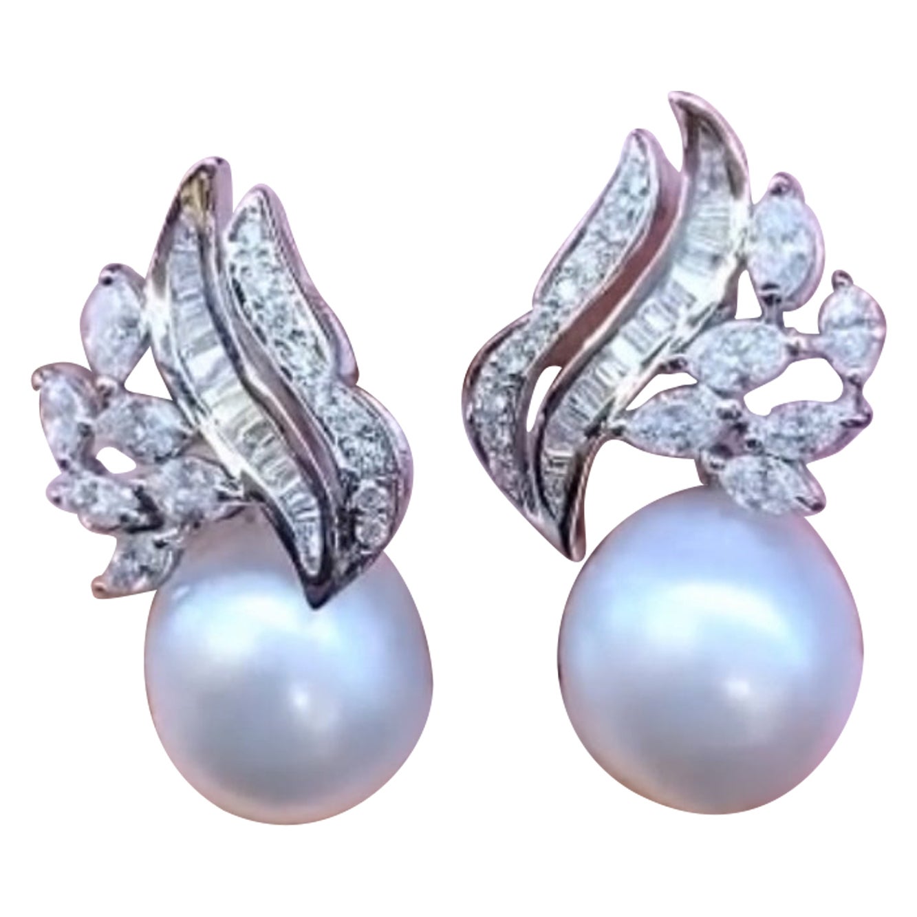 Perles des mers du Sud certifiées GIT  Boucles d'oreilles en or 18k avec 2,60 diamants