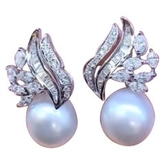 Perles des mers du Sud certifiées GIT  Boucles d'oreilles en or 18k avec 2,60 diamants