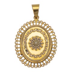 Antique Old gold medallion locket with seed pearl, France, early XX century. 