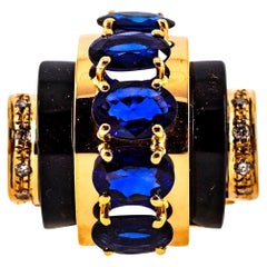 Gelbgoldring im Art-déco-Stil mit 3,75 Karat weißem Diamant, blauem Saphir und Onyx