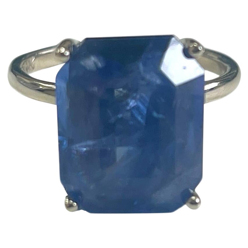 10,79 Karat natürlicher Saphir Intense Blau in 14K Weißgold Ring im Angebot