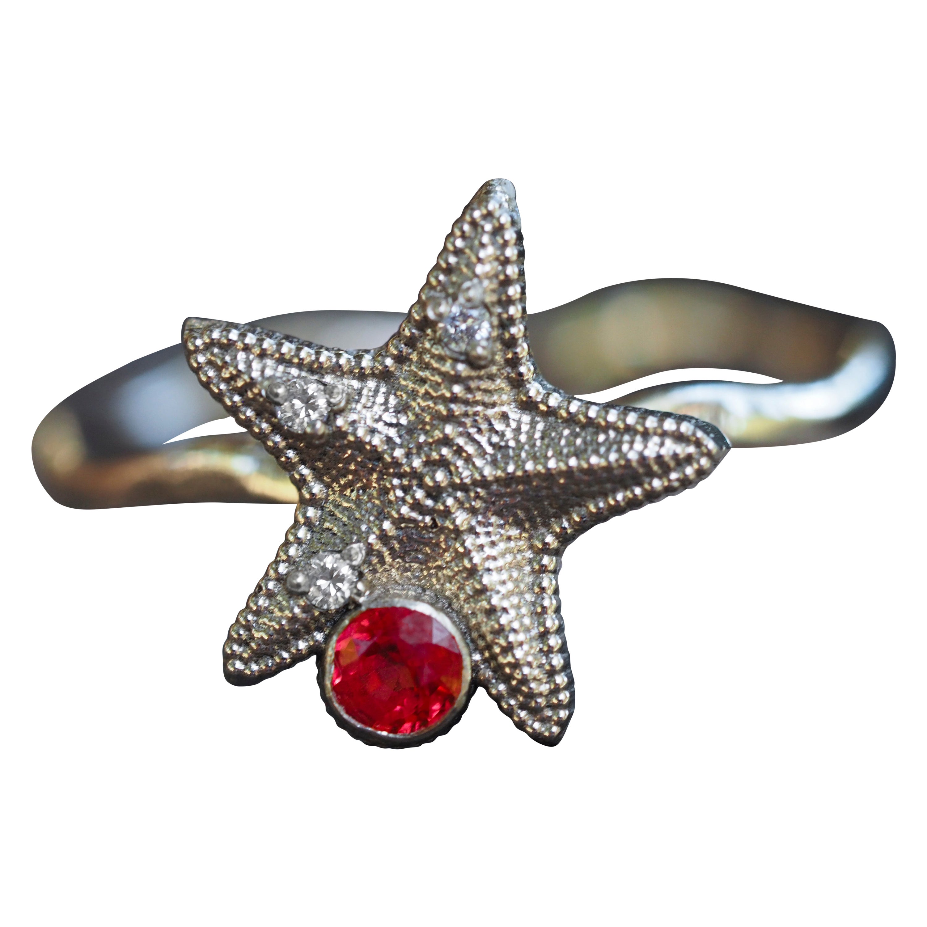 Starfish 14k gold ring with Sapphire, diamonds.  For Sale