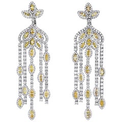 Boucles d'oreilles pendantes en diamants jaunes et blancs de couleur fantaisie