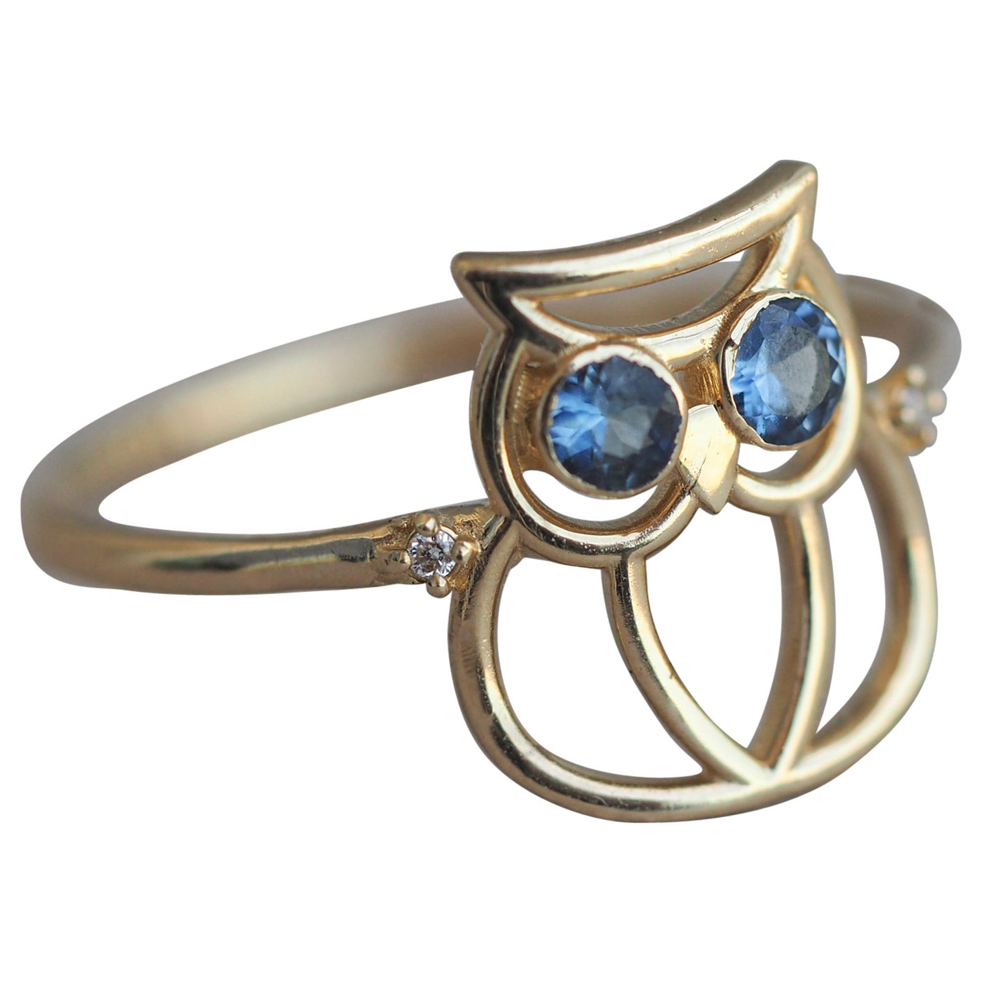Owl Ring with tanzanites 14k gold.  For Sale