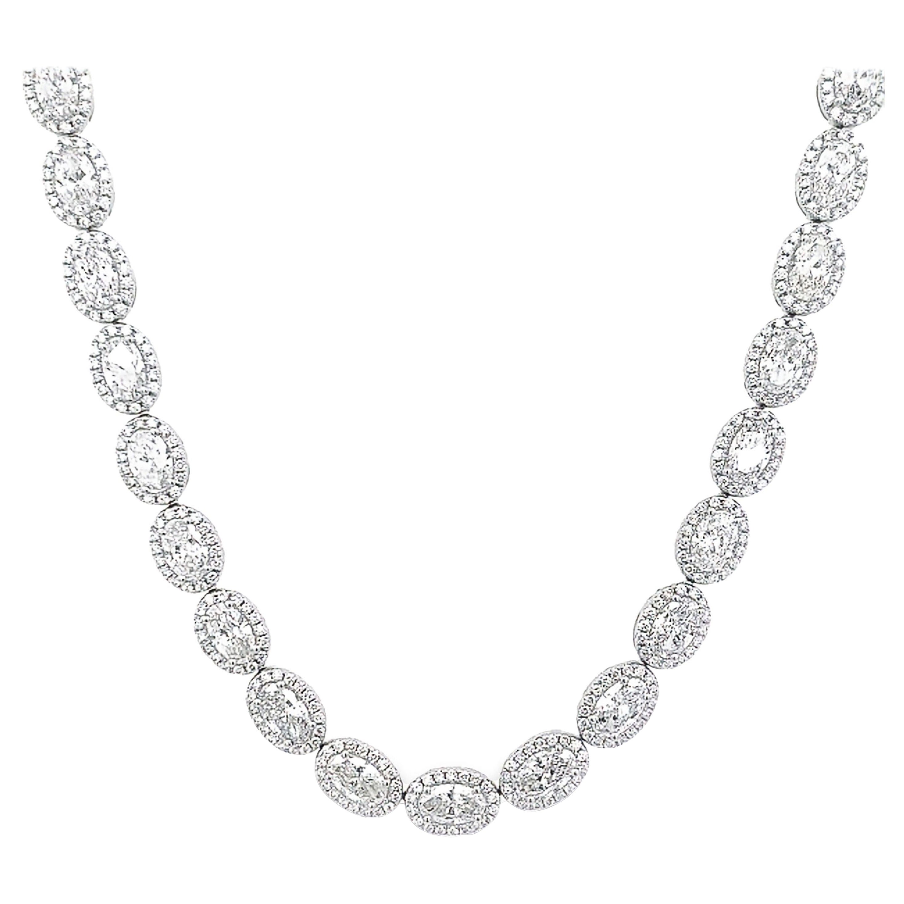 Alexander Beverly Hills 22,18 Karat Oval Diamant-Tennis-Halskette mit Halo18k im Angebot