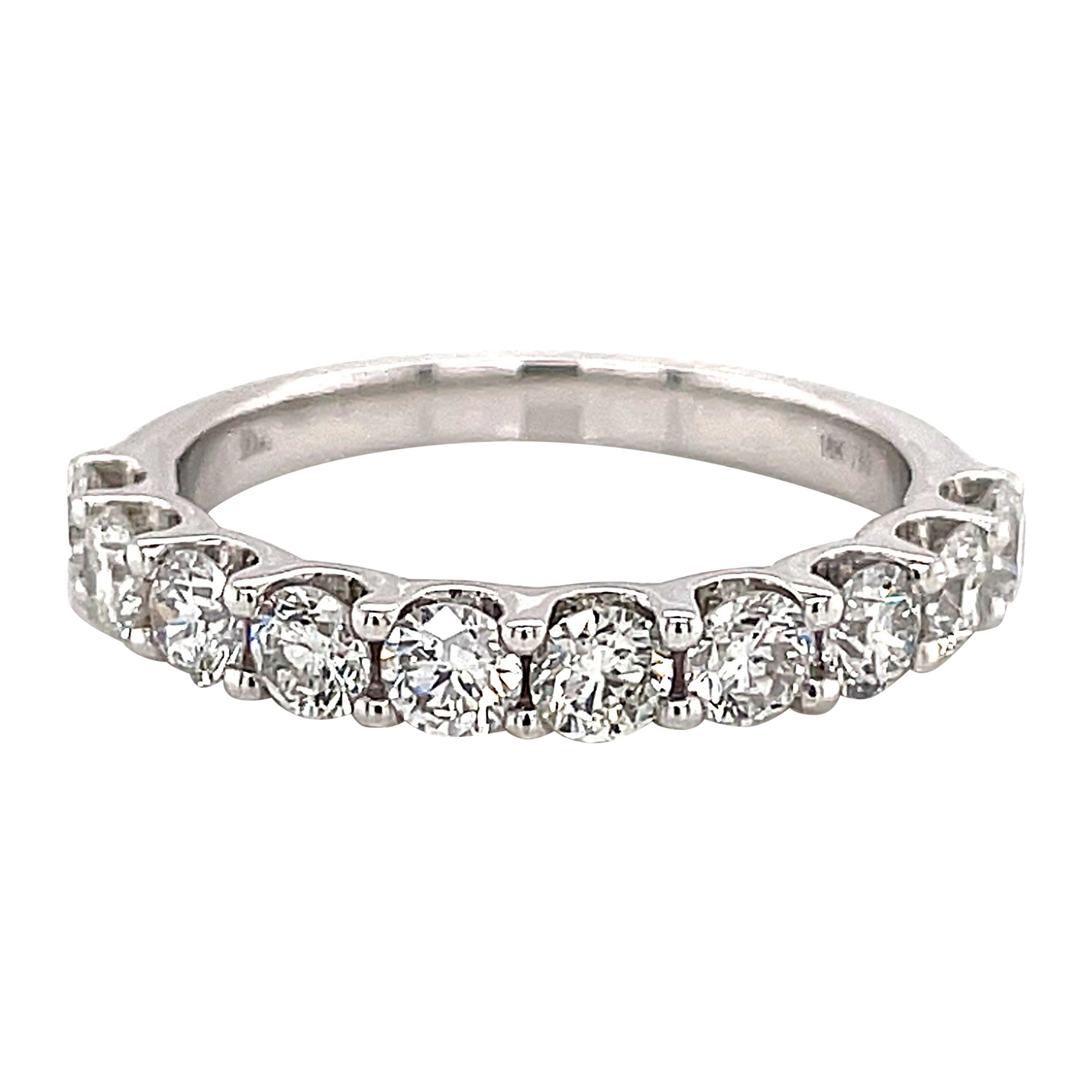 Alexander Beverly Hills, anneau d'éternité demi-éternité en or blanc 18 carats avec diamants ronds 1,19 carat en vente