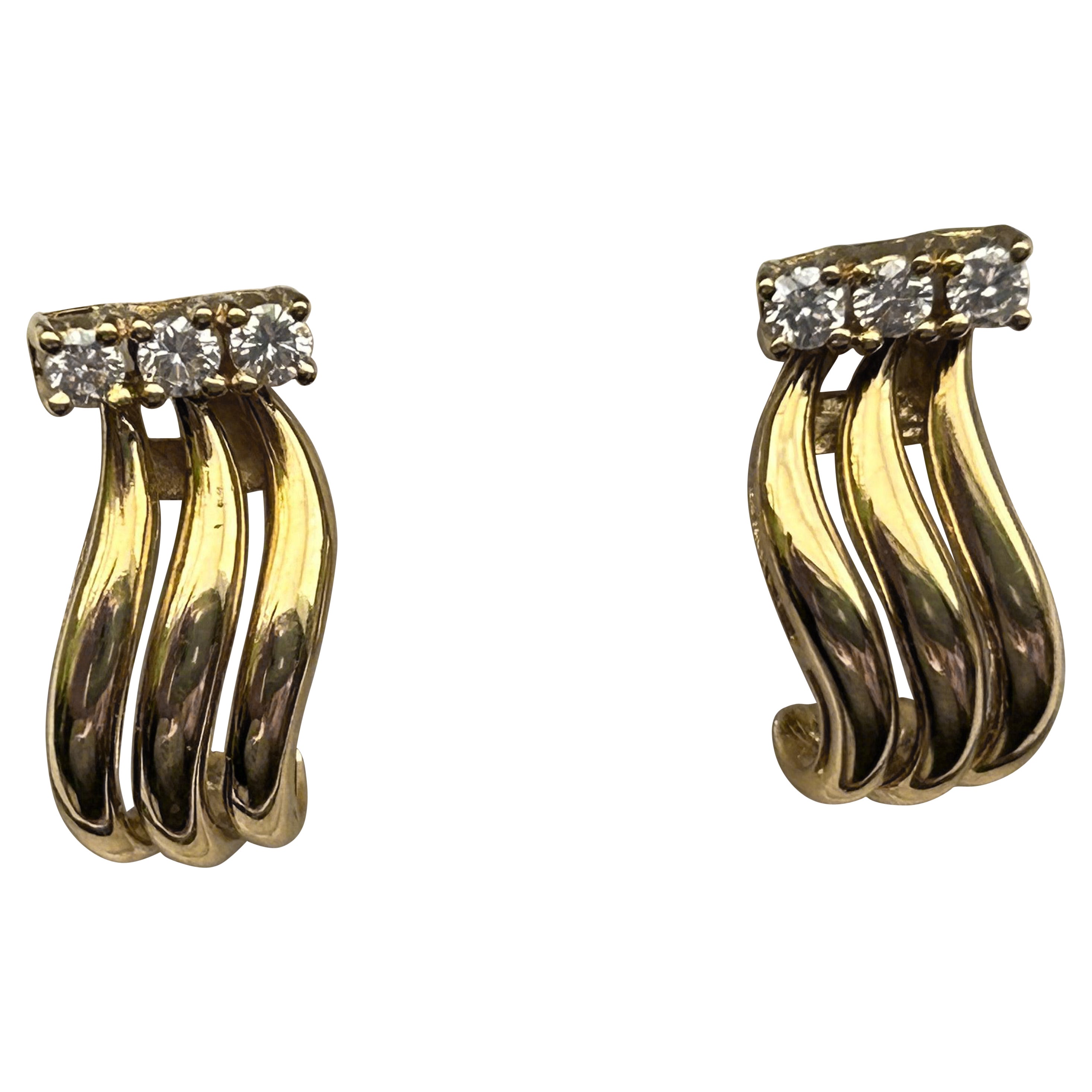Boucles d'oreilles en or jaune 18 carats serties de diamants Est 0,18 carat, H/SI. en vente