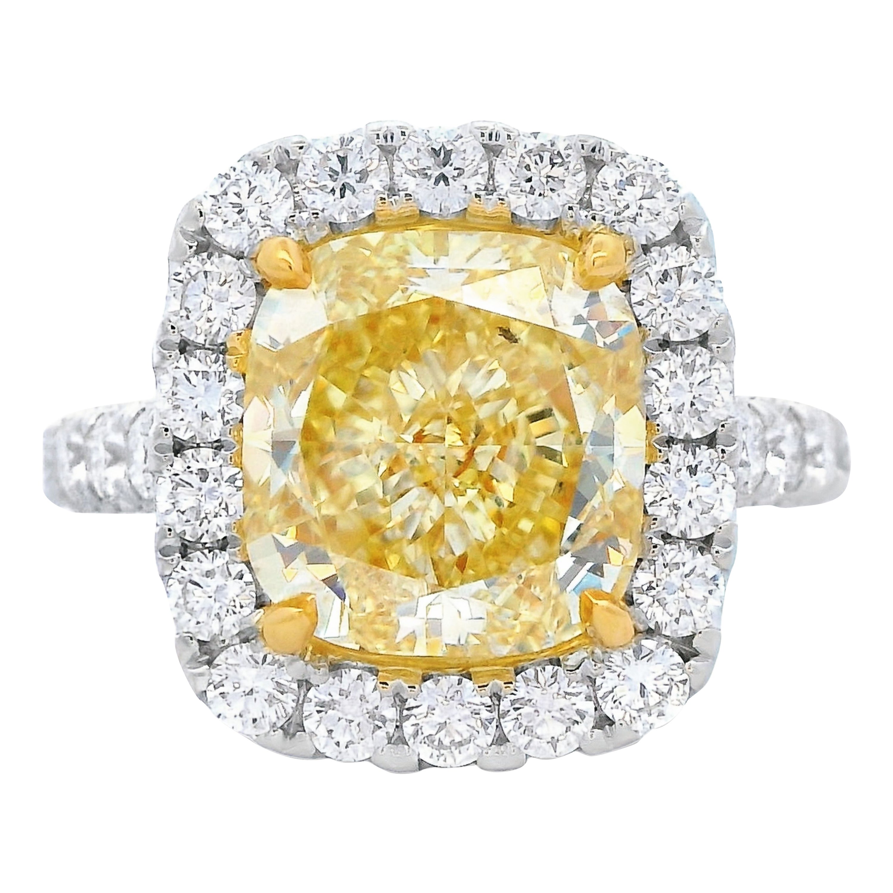 Alexander Beverly Hills GIA 5,03 carats Cushion Fancy Intense Yellow Diamond Ring 18 carats en vente