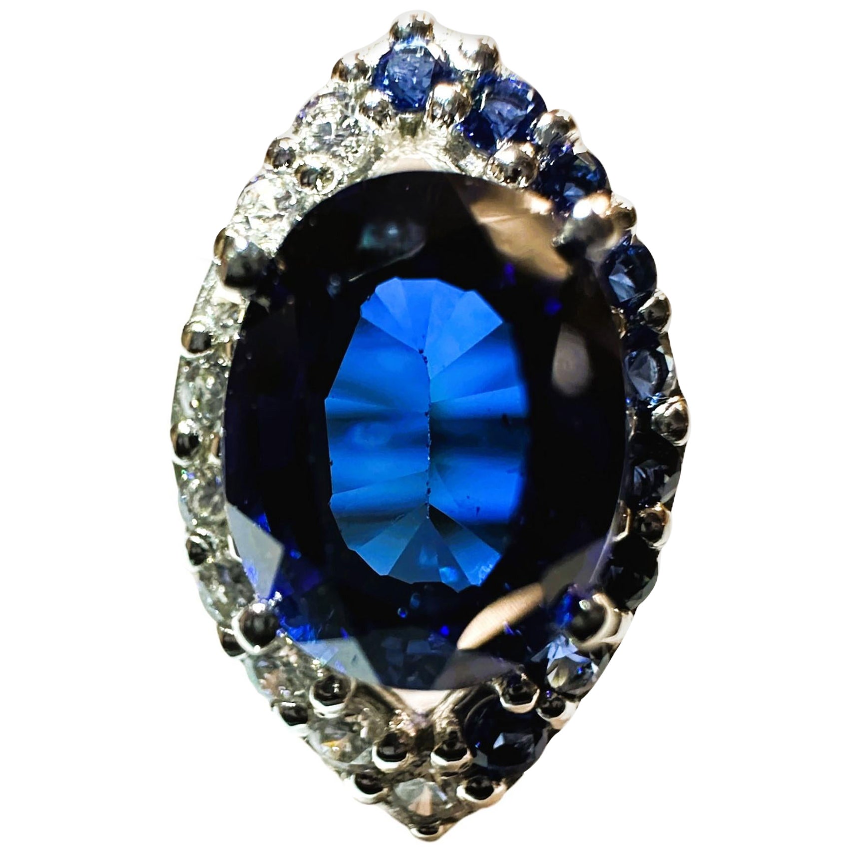 Neuer handgefertigter afrikanischer 3,60 Karat tiefblauer Saphir Sterling Ring Größe 6,75