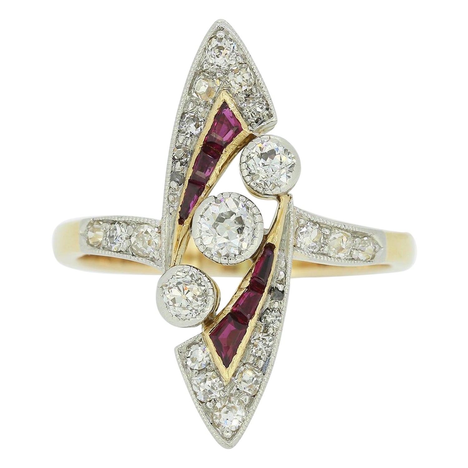 Anillo Navette Art Decó de Rubí y Diamante talla antigua